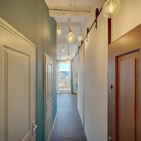 Apartment Exceptionnel 3 Pieces Avec Terrasse Vue Sur Vieux Port Centre L! A2b195 *