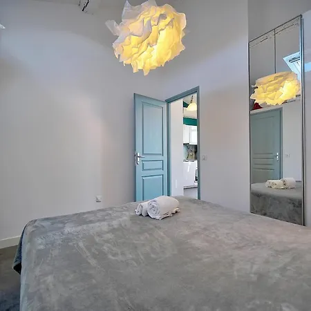 Exceptionnel 3 Pieces Avec Terrasse Vue Sur Vieux Port Centre L! A2b195 Cannes